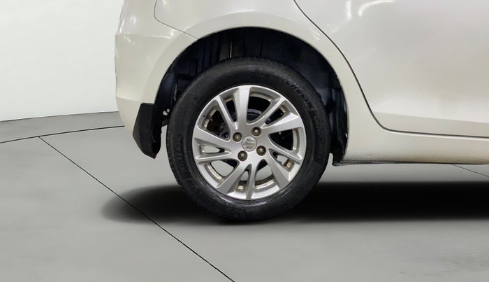 2012 Maruti Swift ZXI, Petrol, Manual, 85,162 km, Right Rear Wheel
