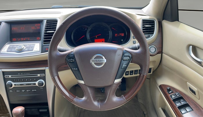 2013 Nissan Teana 250XV, Petrol, Automatic, 70,517 km, Steering Wheel Close Up