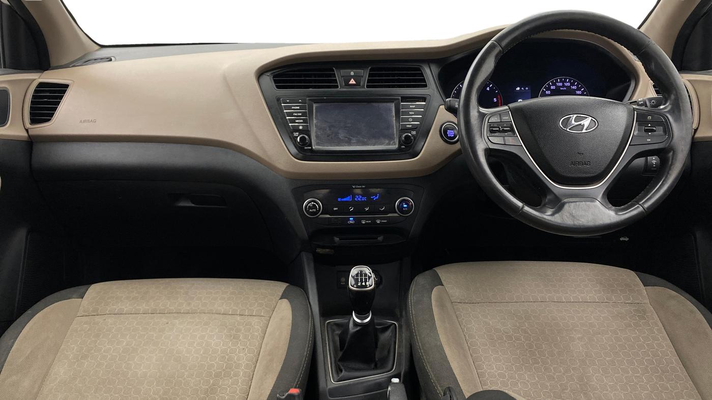 2016 Hyundai Elite i20 ASTA 1.4 CRDI (O), Diesel, Manual, 87,233 km, Dashboard