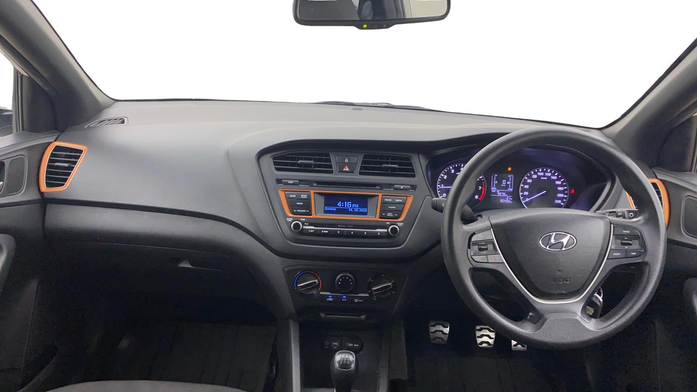 2015 Hyundai i20 Active 1.2 S, Petrol, Manual, 95,414 km, Dashboard