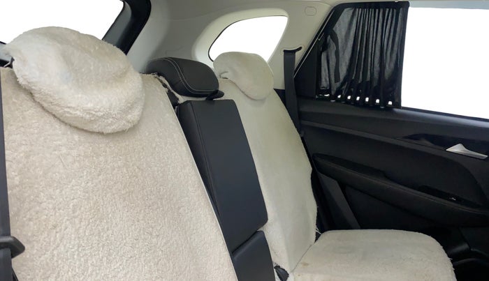 2019 MG HECTOR SHARP 1.5 DCT PETROL, Petrol, Automatic, 80,038 km, Right Side Rear Door Cabin