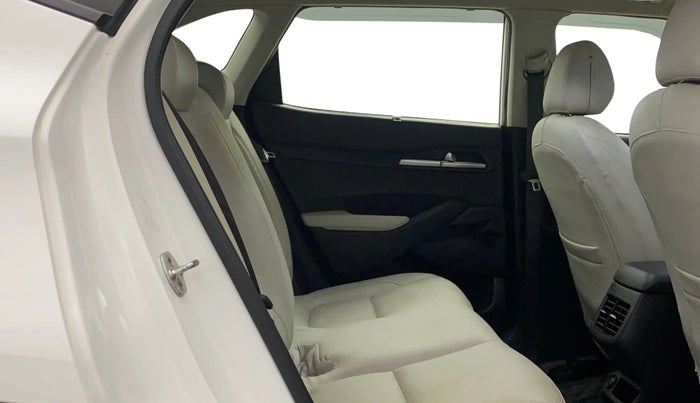 2023 KIA SELTOS HTK PLUS 1.5 IMT, Petrol, Manual, 28,389 km, Right Side Rear Door Cabin