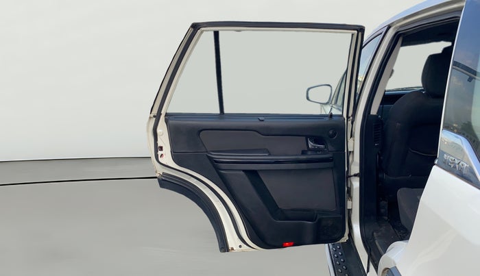 2017 Tata Hexa XE 4X2 7 STR, Diesel, Manual, 1,60,365 km, LHS Rear Door