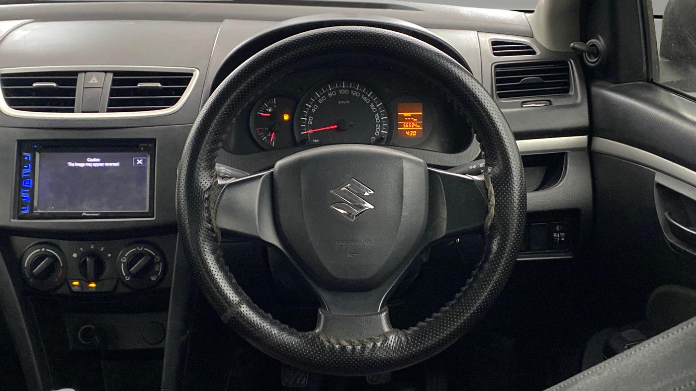 2017 Maruti Swift LXI (O), Petrol, Manual, 56,586 km, Steering Wheel Close Up