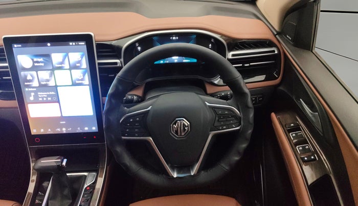 2023 MG HECTOR PLUS SHARP PRO 1.5 PETROL TURBO CVT 7 STR, Petrol, Automatic, 22,912 km, Steering Wheel Close Up
