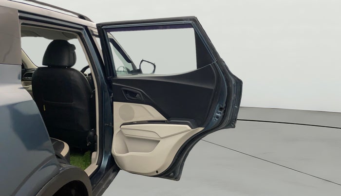 2019 Mahindra XUV300 W6 1.2 PETROL, Petrol, Manual, 72,860 km, RHS Rear Door