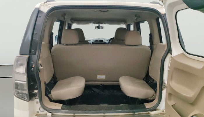 2019 Mahindra TUV300 T10, Diesel, Manual, 61,847 km, Boot Open Zoomed View