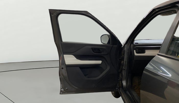 2023 Tata PUNCH PURE MT, Petrol, Manual, 33,214 km, LHS Front Door