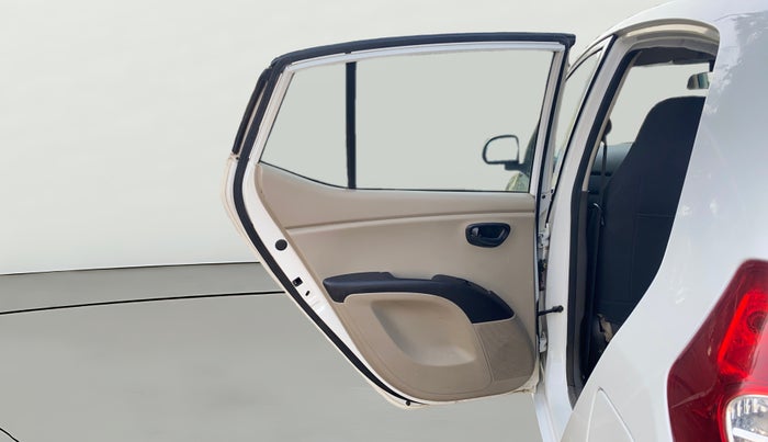 2014 Hyundai i10 MAGNA 1.1, CNG, Manual, 91,829 km, LHS Rear Door