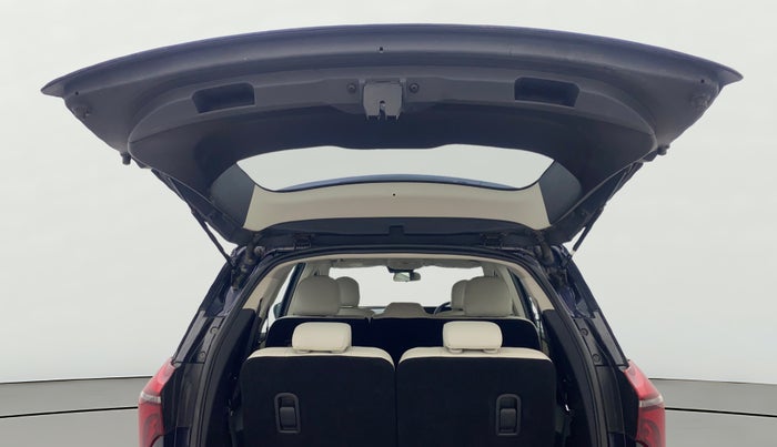 2023 Mahindra XUV700 AX 7 LUXURY P AT 7 STR, Petrol, Automatic, 14,828 km, Boot Door Open