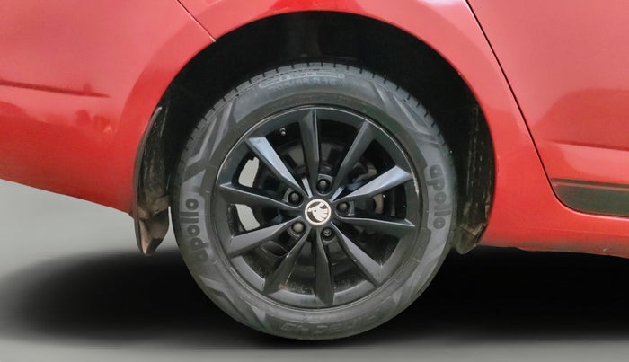 2017 Skoda Octavia STYLE PLUS AT 1.8 TSI, Petrol, Automatic, 1,00,780 km, Right Rear Wheel