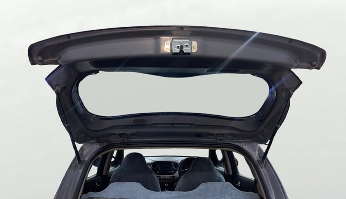 2017 Hyundai Grand i10 SPORTZ (O) 1.2 KAPPA VTVT, Petrol, Manual, 81,604 km, Boot Door Open