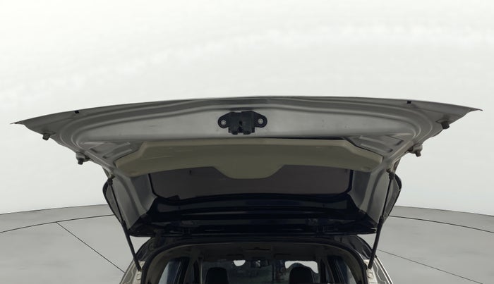 2022 Renault TRIBER RXT, Petrol, Manual, 40,073 km, Boot Door Open