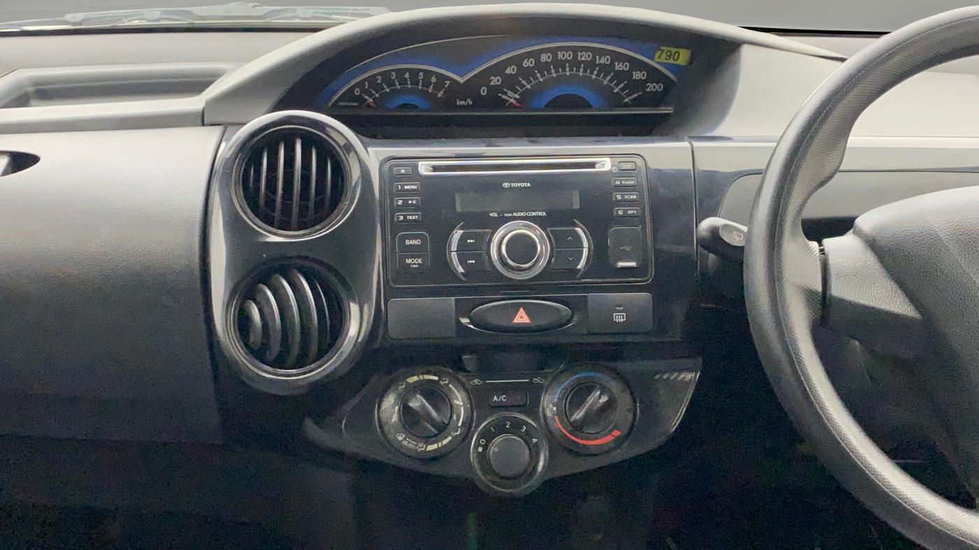 2014 Toyota Etios CROSS 1.2 G, Petrol, Manual, 70,160 km, Air Conditioner