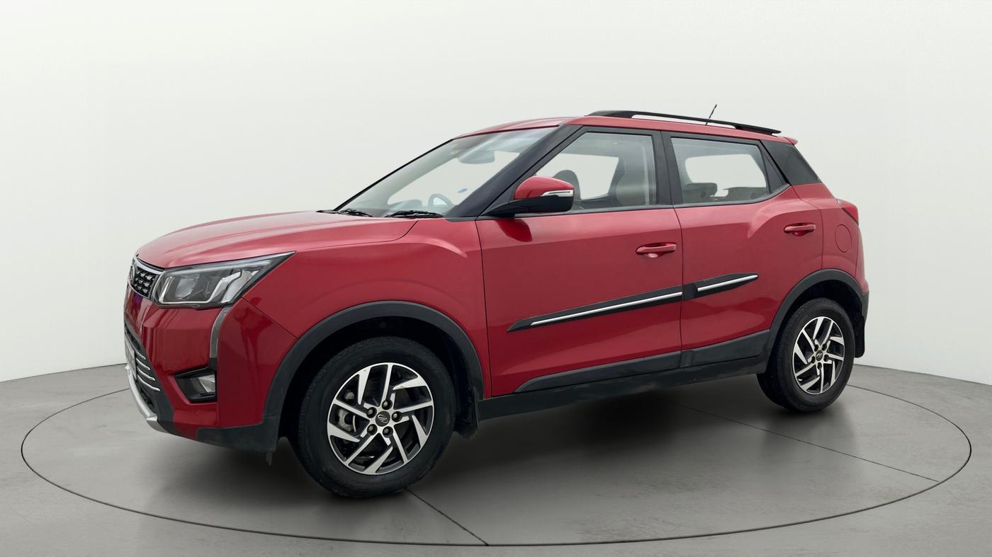 2022 Mahindra XUV300 W8 (O) 1.2 PETROL, Petrol, Manual, 20,984 km, Left Front Diagonal