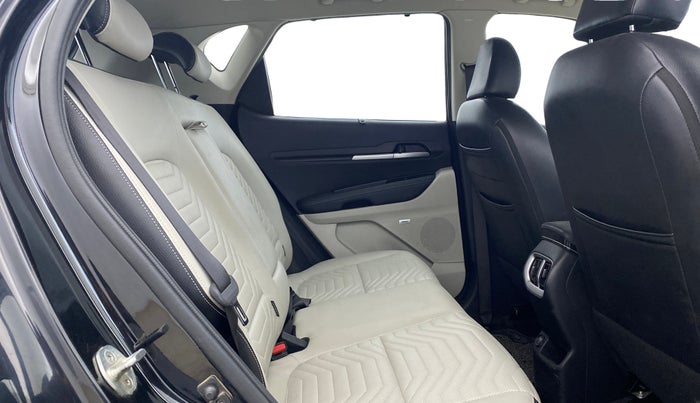 2022 KIA SONET HTX PLUS 1.0 IMT, Petrol, Manual, 29,745 km, Right Side Rear Door Cabin