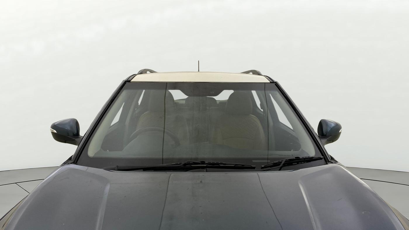 2021 Mahindra XUV300 W8 1.2 PETROL, Petrol, Manual, 50,918 km, Front Windshield
