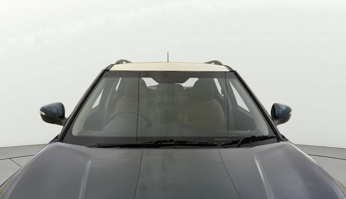 2021 Mahindra XUV300 W8 1.2 PETROL, Petrol, Manual, 50,918 km, Front Windshield