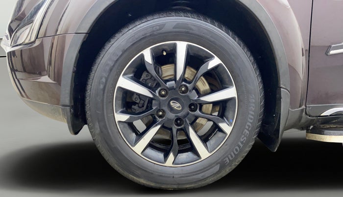2019 Mahindra XUV500 W11 AT, Diesel, Automatic, 85,421 km, Left Front Wheel