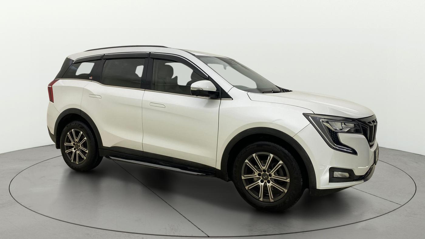 2023 Mahindra XUV700 AX 7 LUXURY P AT 7 STR, Petrol, Automatic, 33,773 km, Right Front Diagonal