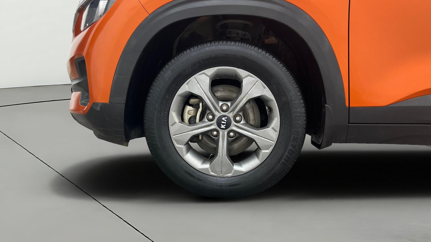 2020 KIA SELTOS HTK PLUS AT 1.5 DIESEL, Diesel, Automatic, 71,042 km, Left Front Wheel