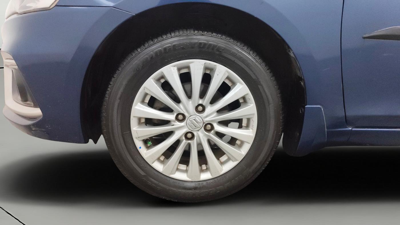 2018 Maruti Ciaz DELTA 1.5 SHVS MT PETROL, Petrol, Manual, 1,03,692 km, Left Front Wheel