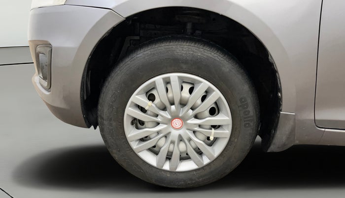 2016 Maruti Swift LXI (O), Petrol, Manual, 28,740 km, Left Front Wheel