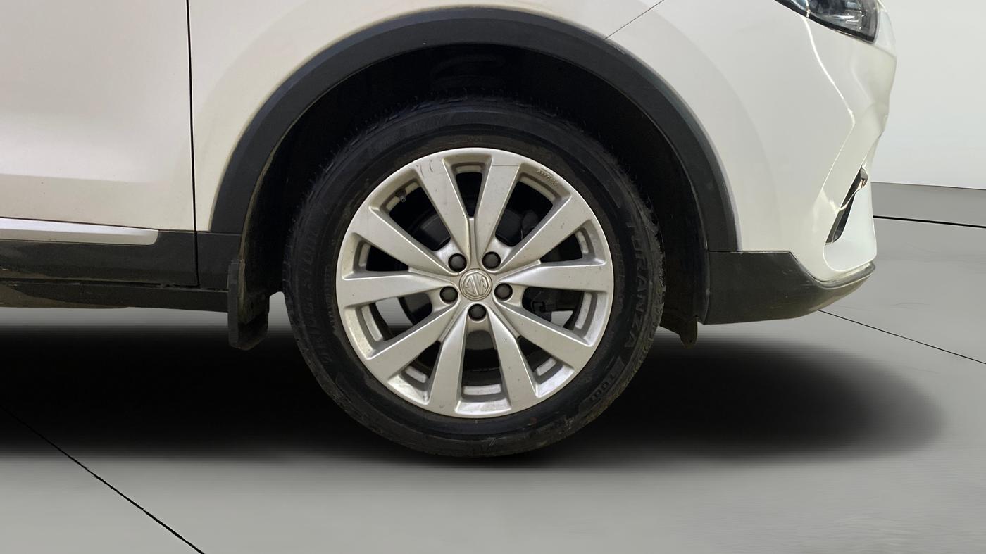 2022 MG ASTOR SMART 1.5 MT, Petrol, Manual, 33,203 km, Right Front Wheel