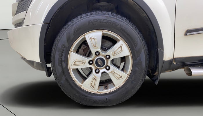 2012 Mahindra XUV500 W8, Diesel, Manual, 1,34,908 km, Left Front Wheel