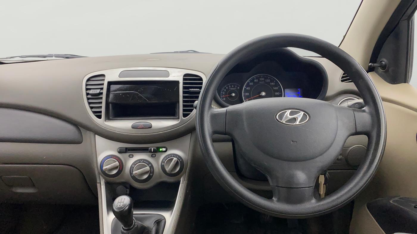 2014 Hyundai i10 MAGNA 1.1, Petrol, Manual, 45,519 km, Steering Wheel Close Up
