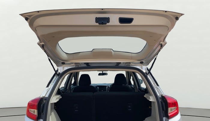 2020 Mahindra XUV300 W4 1.2 PETROL, Petrol, Manual, 29,751 km, Boot Door Open