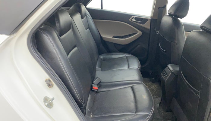 2014 Hyundai Elite i20 SPORTZ 1.4 CRDI, Diesel, Manual, 77,398 km, Right Side Rear Door Cabin