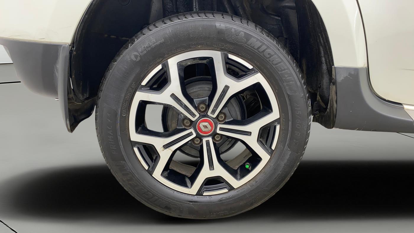 2021 Renault Duster RXZ 1.3 TURBO PETROL CVT, Petrol, Automatic, 49,438 km, Right Rear Wheel
