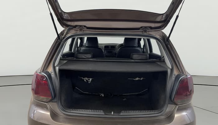 2016 Volkswagen Polo TRENDLINE 1.2L PETROL, Petrol, Manual, 1,04,255 km, Boot Open Zoomed View