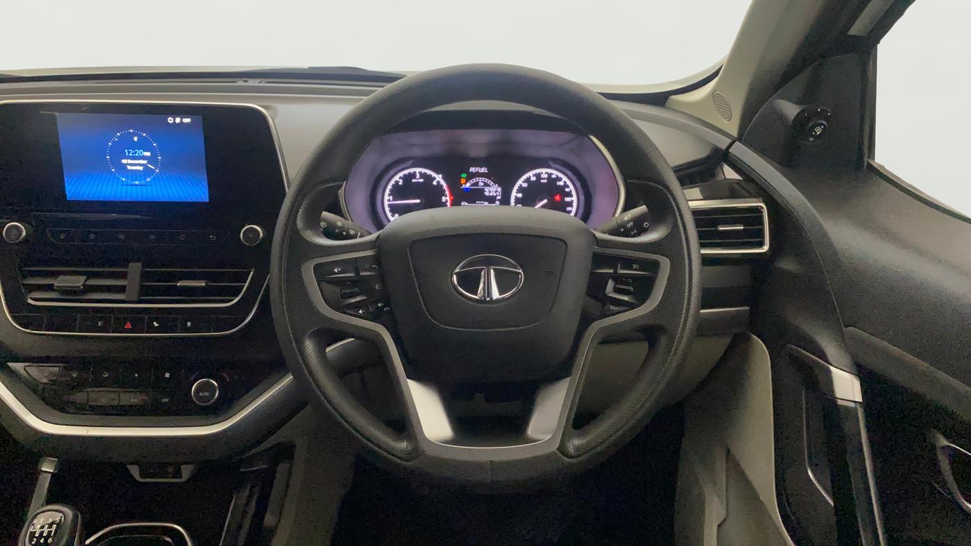 2022 Tata Safari XT, Diesel, Manual, 65,300 km, Steering Wheel Close Up