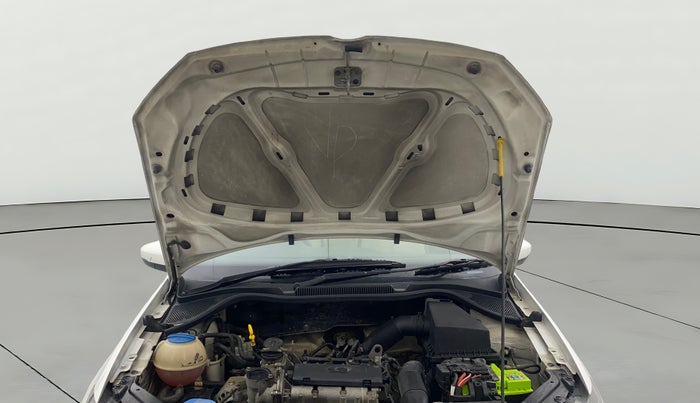 2017 Volkswagen Polo HIGHLINE1.2L, Petrol, Manual, 58,893 km, Open Bonet