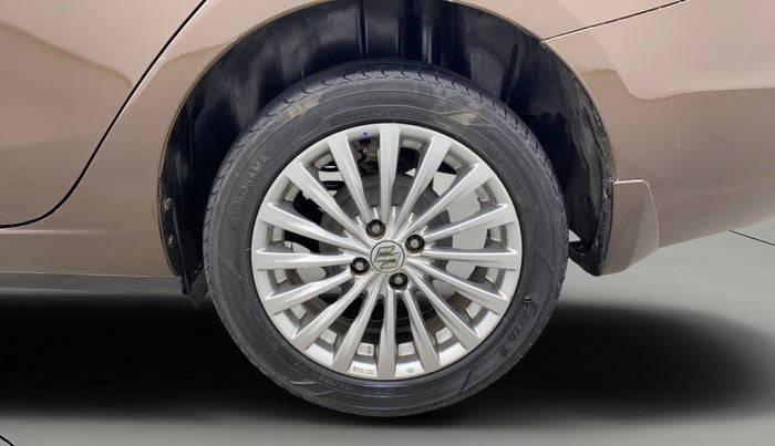 2016 Maruti Ciaz ZXI+, Petrol, Manual, 1,00,415 km, Left Rear Wheel