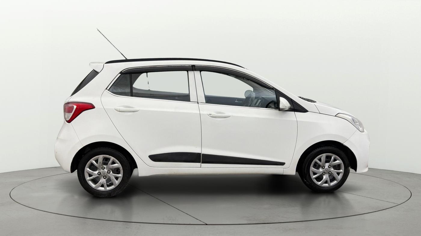 2018 Hyundai Grand i10 SPORTZ 1.2 KAPPA VTVT, Petrol, Manual, 37,601 km, Right Side View