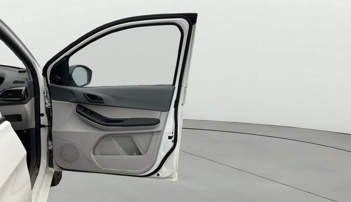 2025 Tata Tiago XM CNG, CNG, Manual, 3,036 km, RHS Front Door