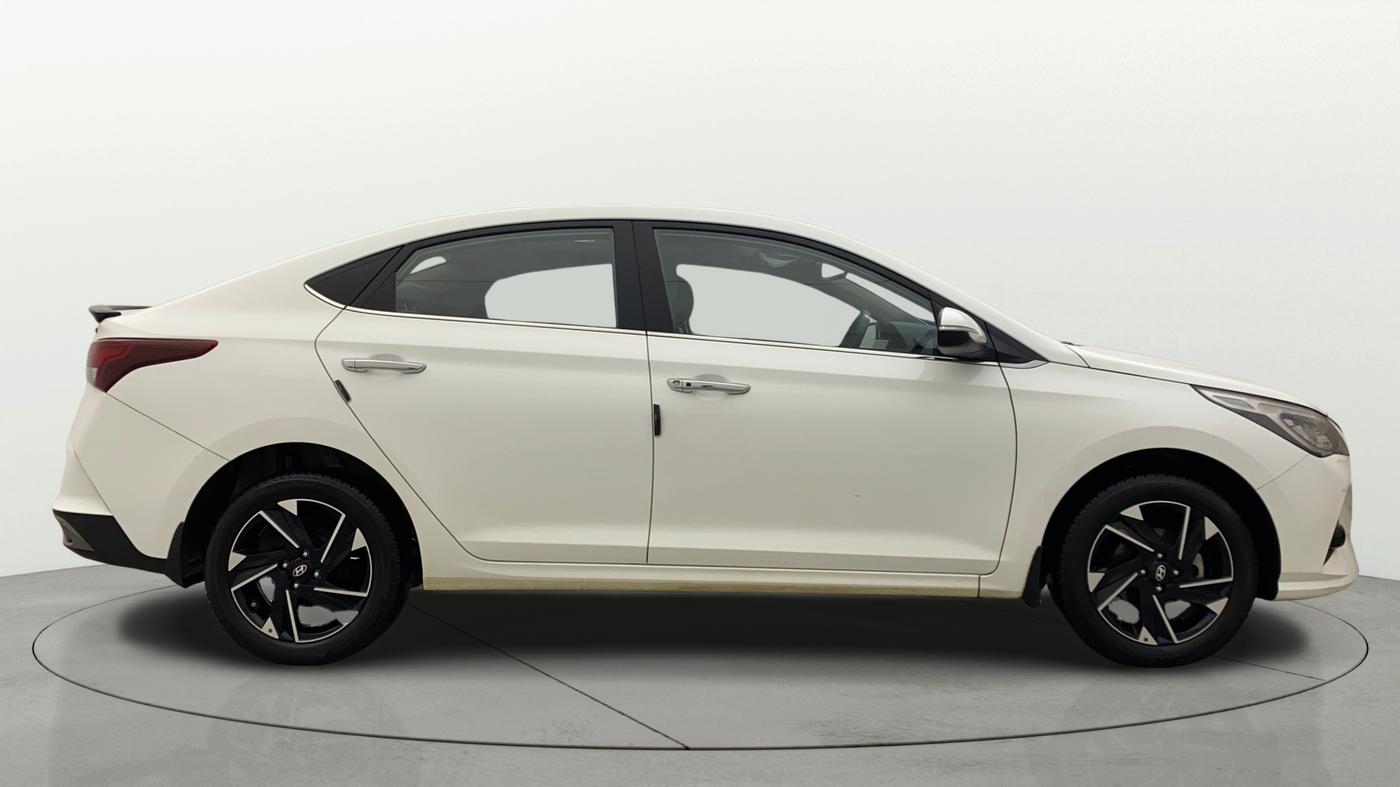 2022 Hyundai Verna SX (O)1.5 MPi, Petrol, Manual, 28,878 km, Right Side View