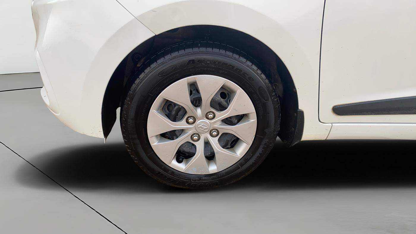 2017 Hyundai Xcent E+, Petrol, Manual, 69,046 km, Left Front Wheel