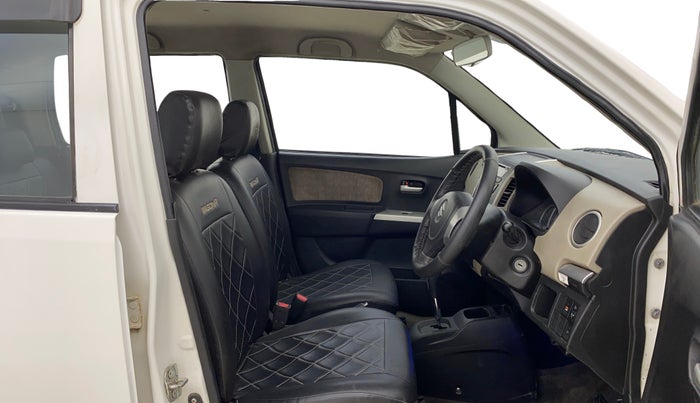 2015 Maruti Wagon R 1.0 VXI AMT, Petrol, Automatic, 49,527 km, Right Side Front Door Cabin