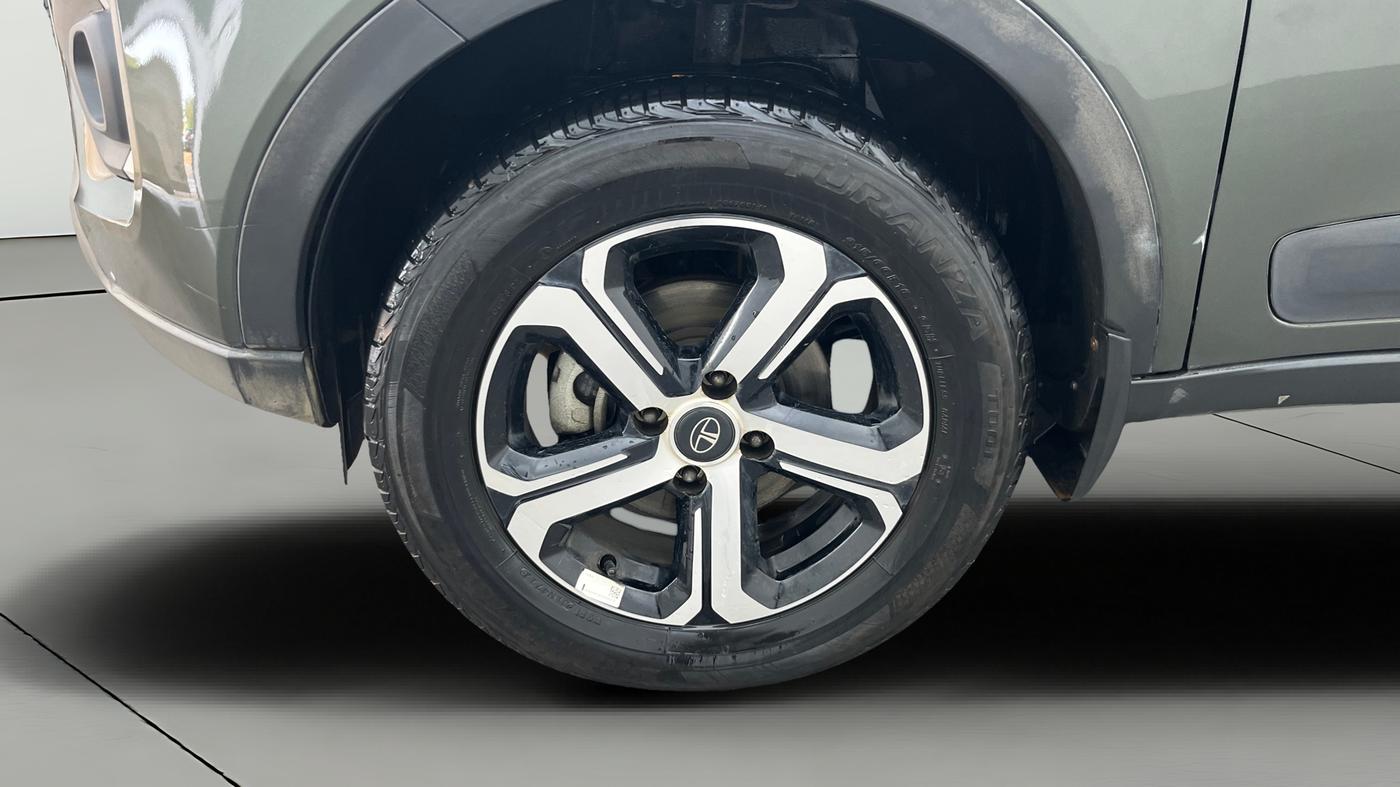 2022 Tata NEXON XZA PLUS (HS) PETROL, Petrol, Automatic, 24,827 km, Left Front Wheel