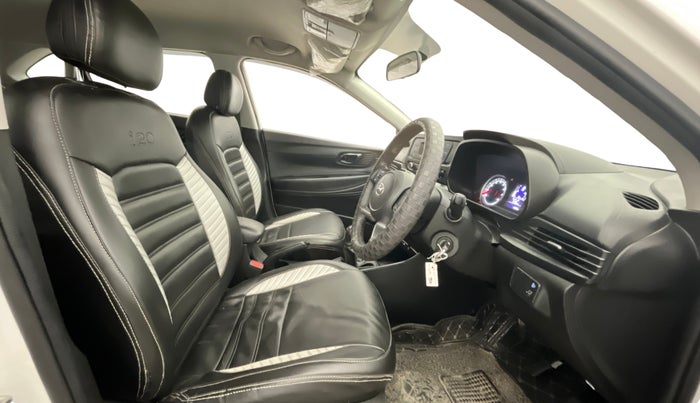2020 Hyundai NEW I20 MAGNA 1.2 MT, Petrol, Manual, 49,881 km, Right Side Front Door Cabin