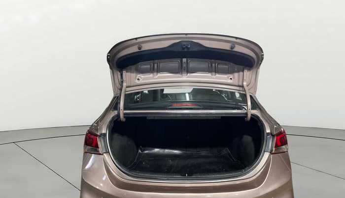 2018 Hyundai Verna 1.6 VTVT SX, Petrol, Manual, 50,549 km, Boot Open Zoomed View