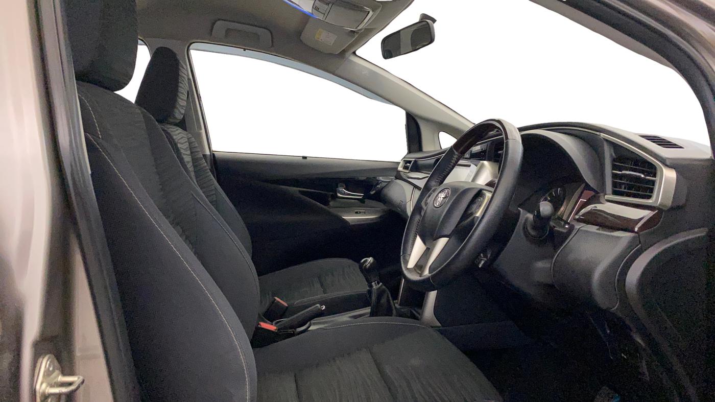 2018 Toyota Innova Crysta 2.7 VX 7 STR, Petrol, Manual, 42,152 km, Right Side Front Door Cabin