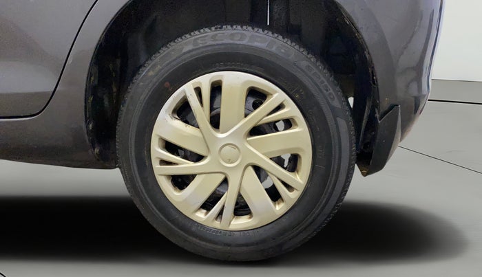 2015 Maruti Swift VXI, Petrol, Manual, 32,329 km, Left Rear Wheel