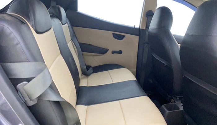 2015 Hyundai Eon ERA +, Petrol, Manual, 65,645 km, Right Side Rear Door Cabin