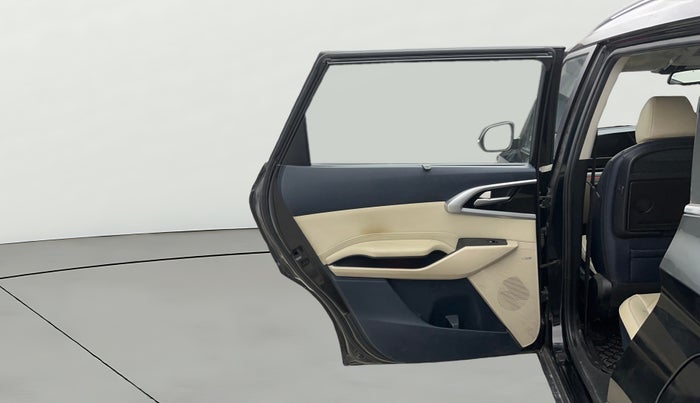 2022 KIA CARENS LUXURY PLUS 1.4 PETROL DCT 7 STR, Petrol, Automatic, 63,035 km, LHS Rear Door