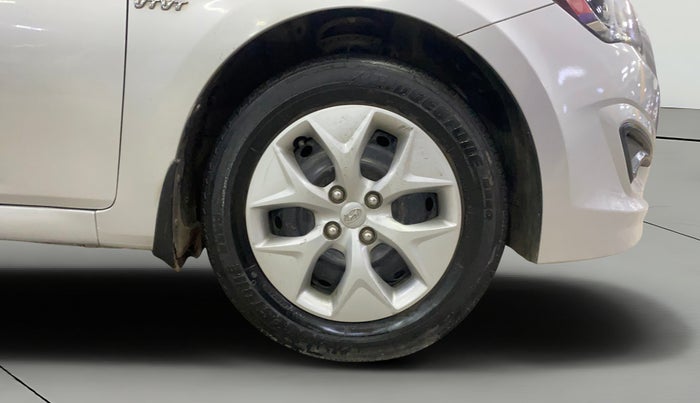 2015 Hyundai Verna 1.4 VTVT, Petrol, Manual, 54,180 km, Right Front Wheel